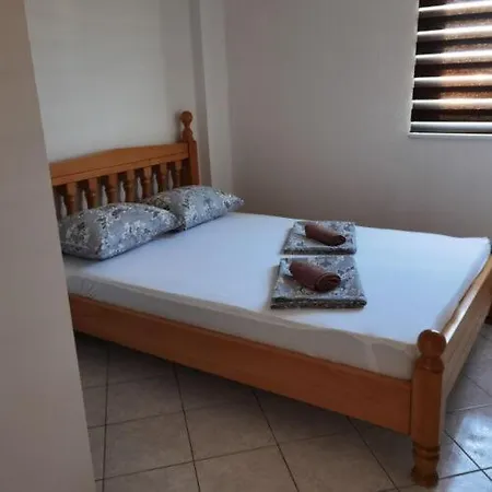 Max Apartment Vir