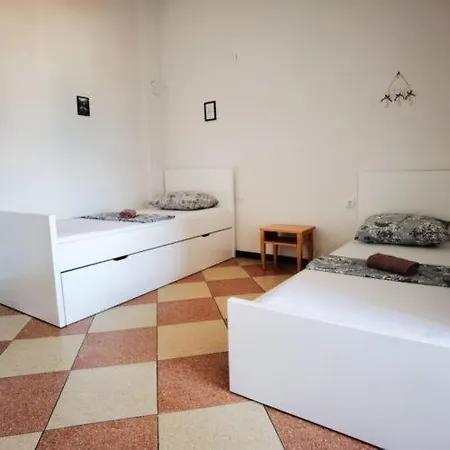 Apartment Max Vir